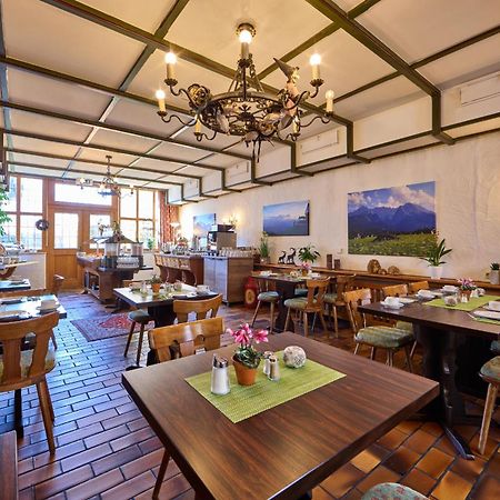 Hotel Drei Mohren การ์มิช-พาร์เทนเคียร์เชน ภายนอก รูปภาพ