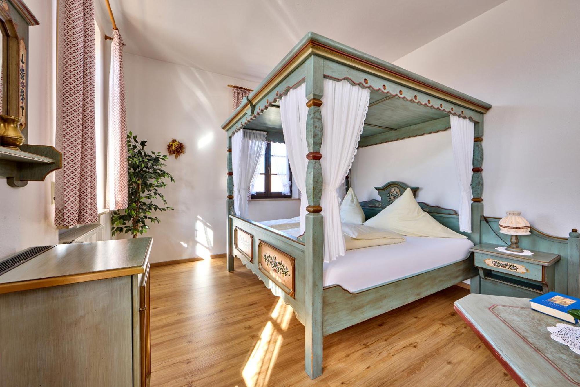 Hotel Drei Mohren การ์มิช-พาร์เทนเคียร์เชน ภายนอก รูปภาพ