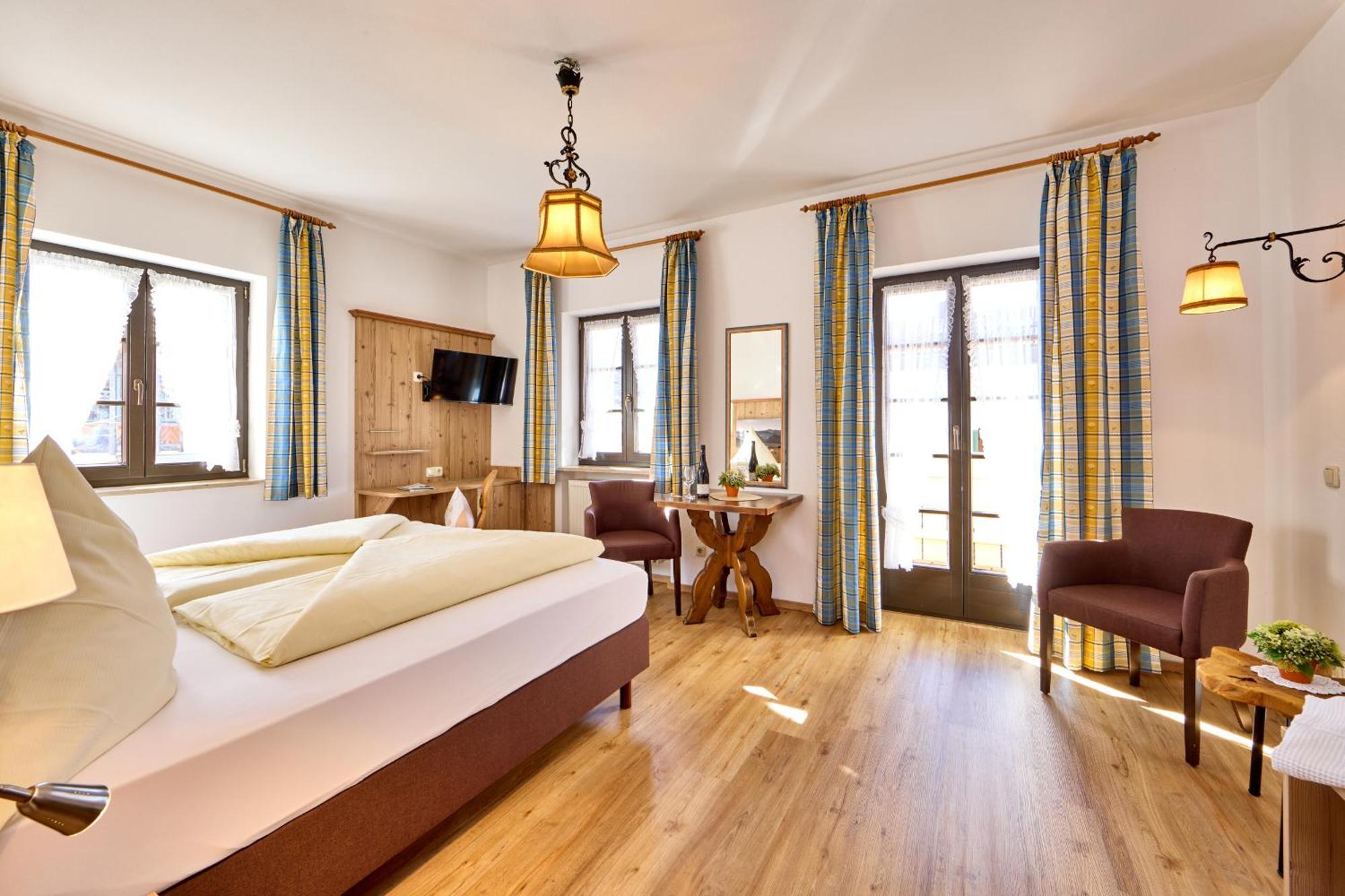 Hotel Drei Mohren การ์มิช-พาร์เทนเคียร์เชน ภายนอก รูปภาพ