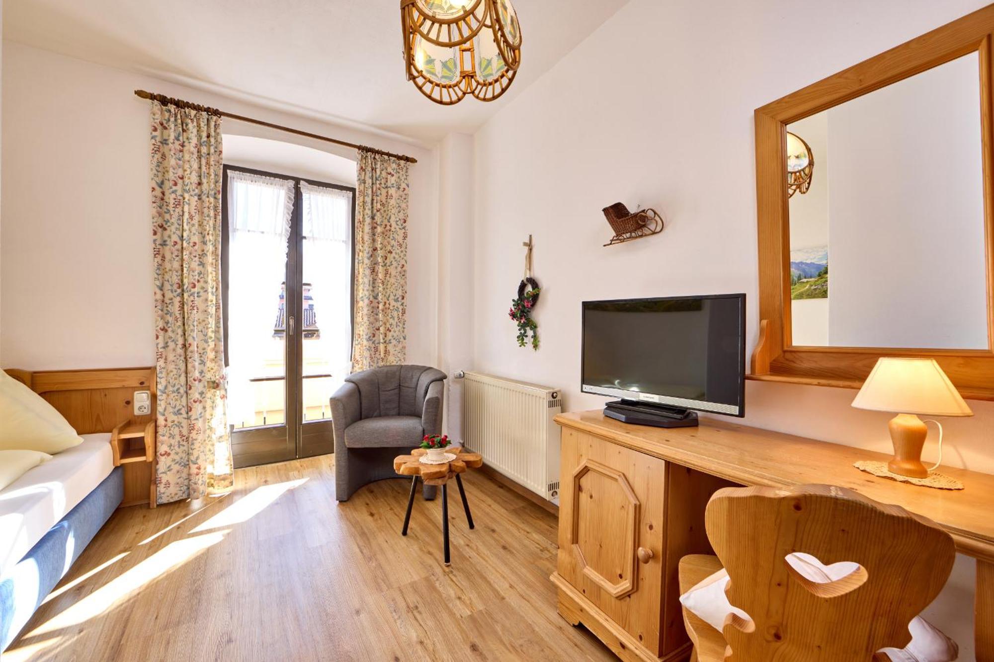 Hotel Drei Mohren การ์มิช-พาร์เทนเคียร์เชน ภายนอก รูปภาพ