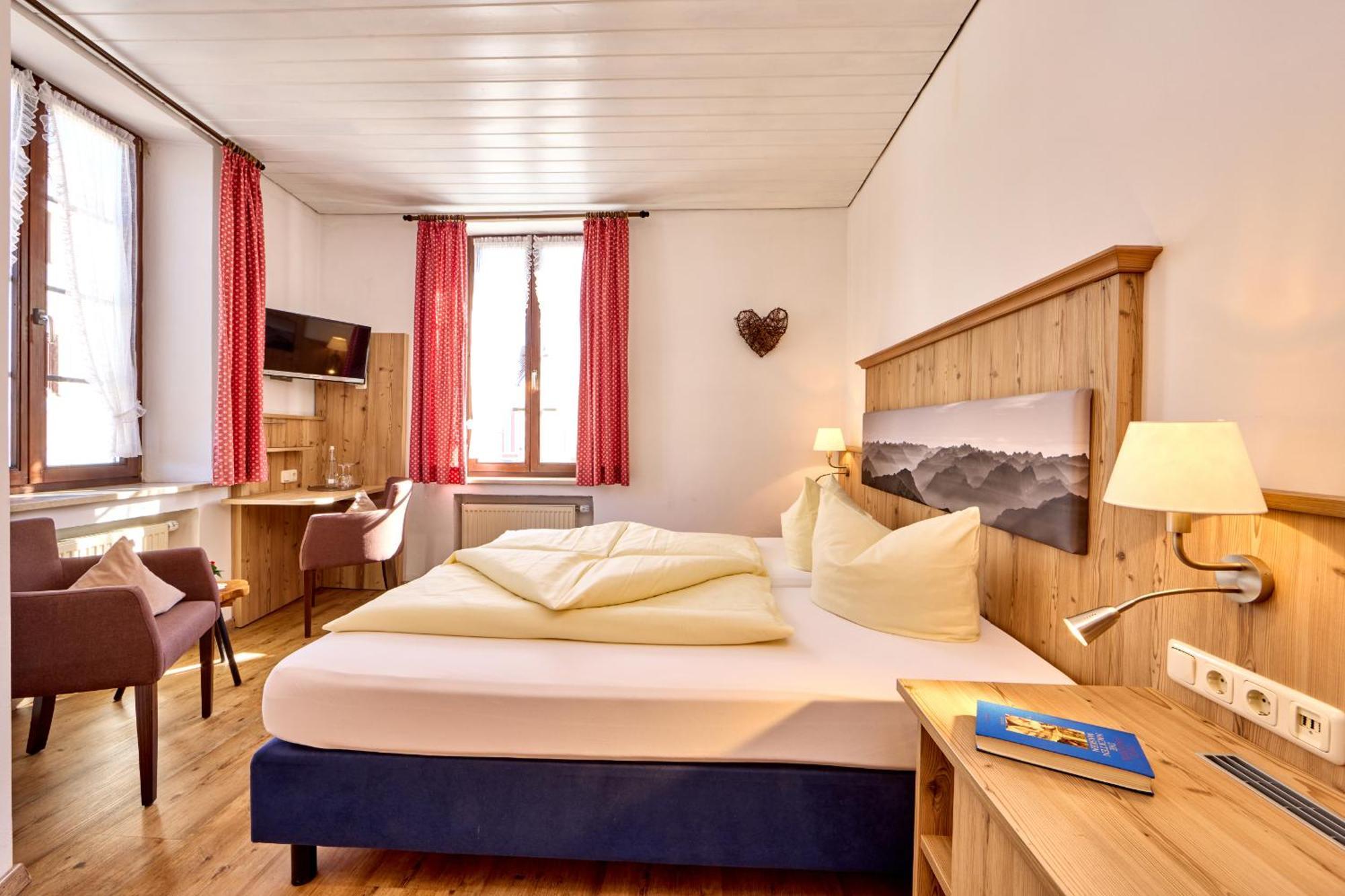 Hotel Drei Mohren การ์มิช-พาร์เทนเคียร์เชน ภายนอก รูปภาพ
