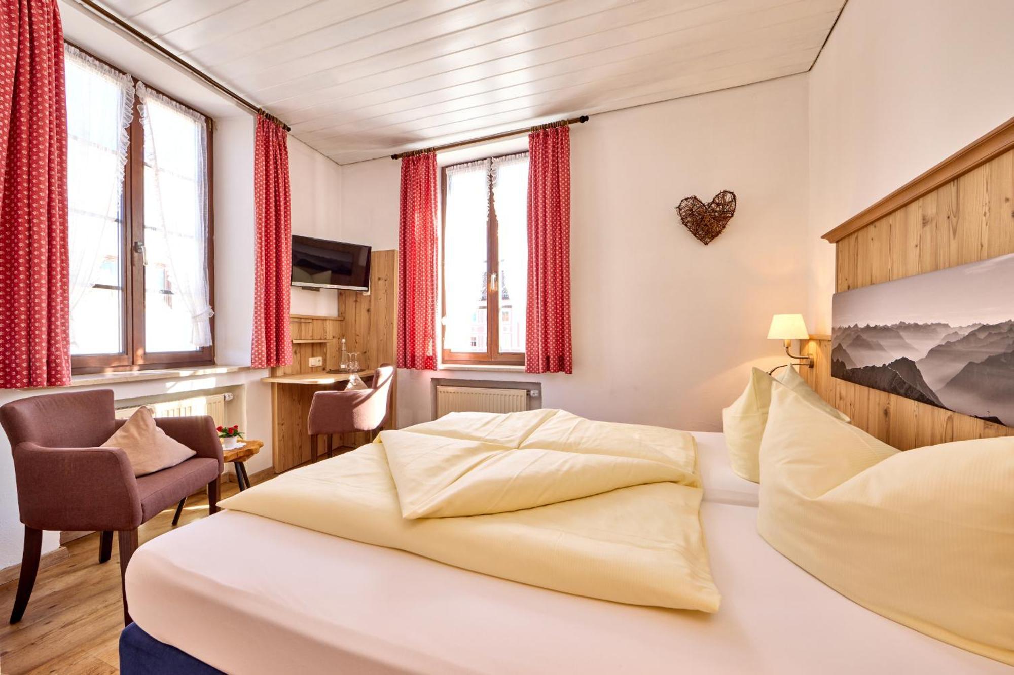 Hotel Drei Mohren การ์มิช-พาร์เทนเคียร์เชน ภายนอก รูปภาพ