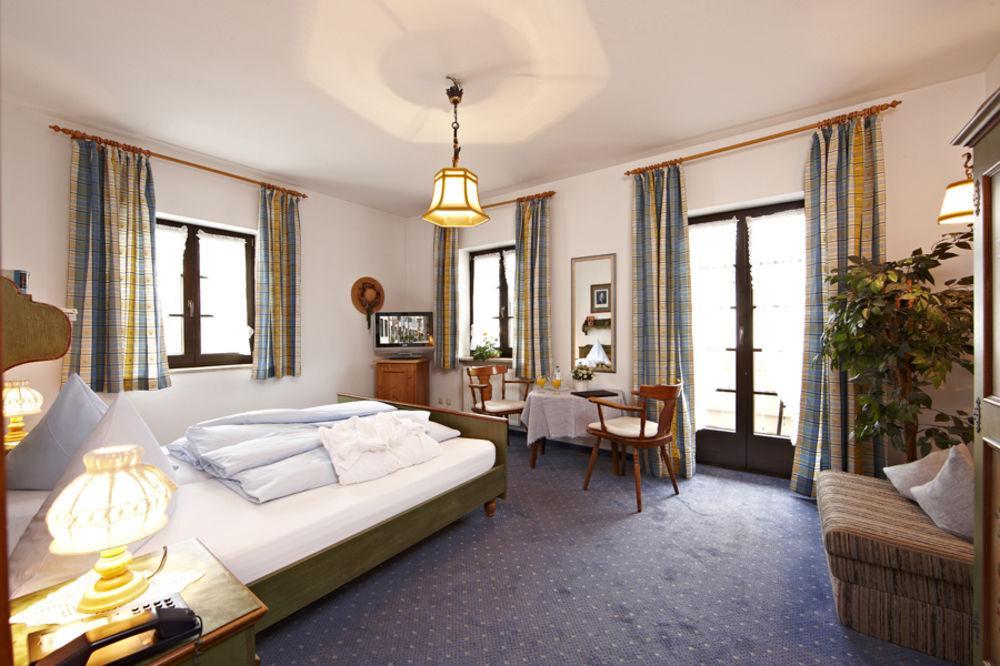 Hotel Drei Mohren การ์มิช-พาร์เทนเคียร์เชน ภายนอก รูปภาพ